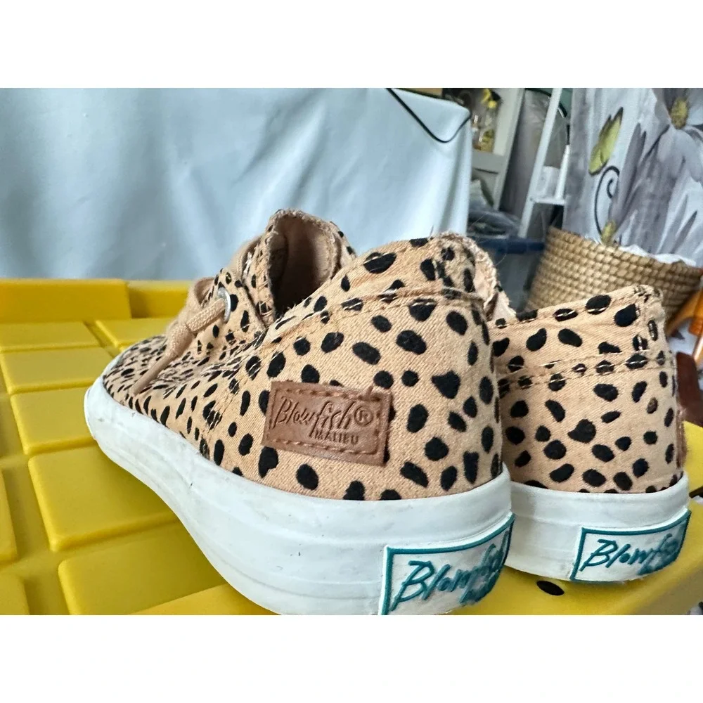 Blowfish Malibu Play Leopard Print Canvas Slip On Sneakers Tan Black Womens 7.5M